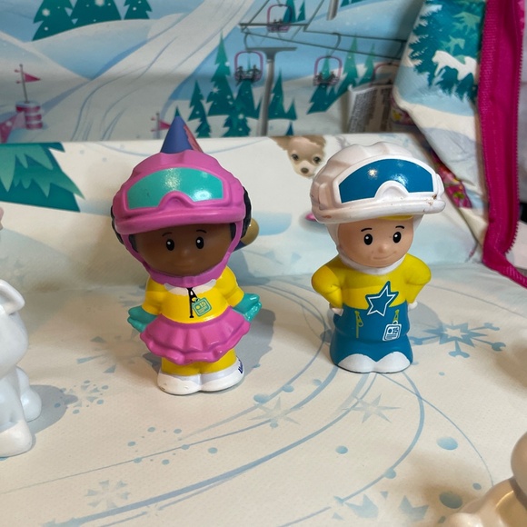 Barbie Ski Hill ⛷️Zip Bin with 🎁Festive & Fabulous Barbie - Picture 11 of 15